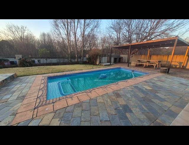 4 BEDROOM HOUSE FOR SALE IN RASLOUW